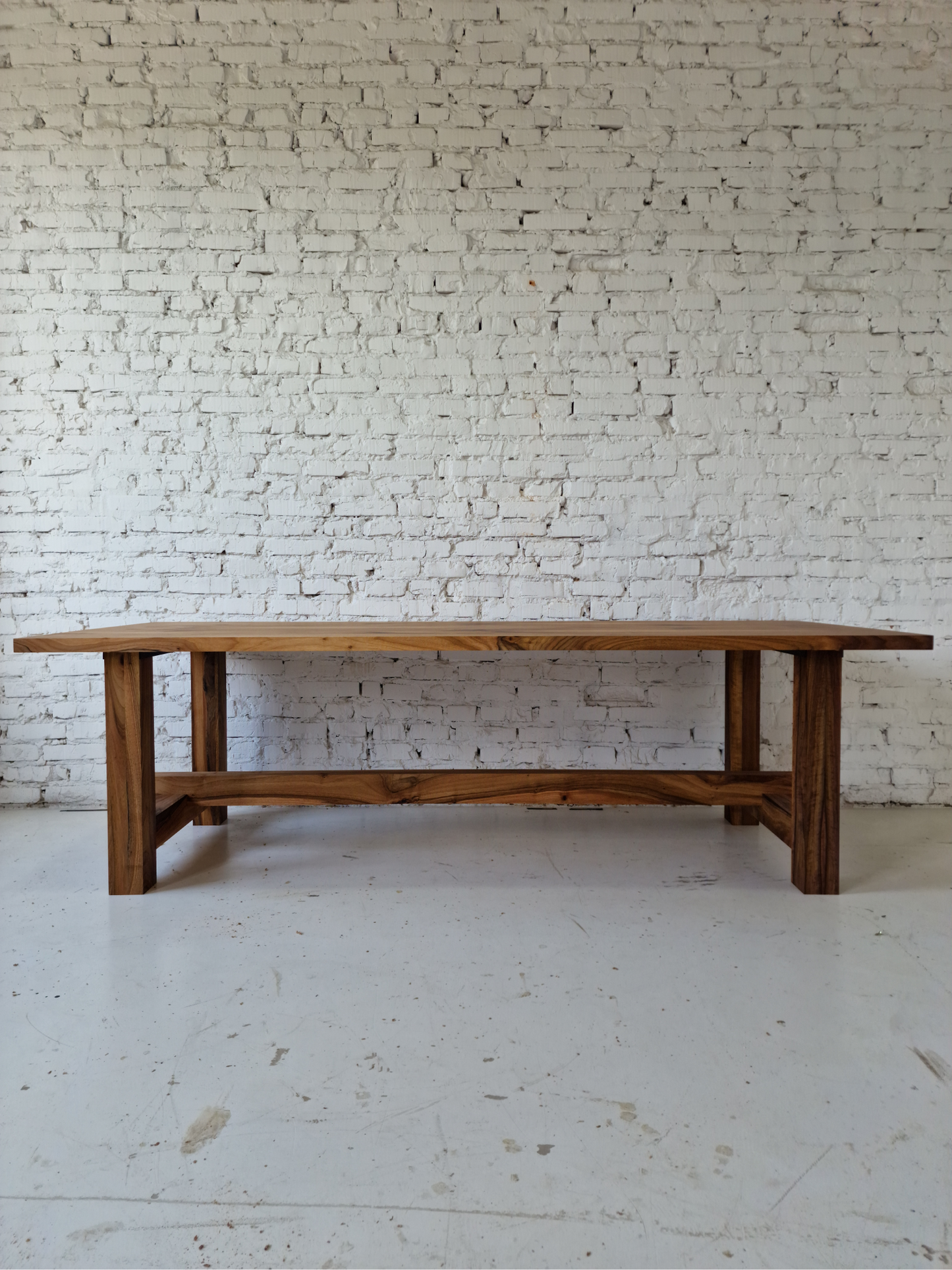 Extendable dining table Emilia