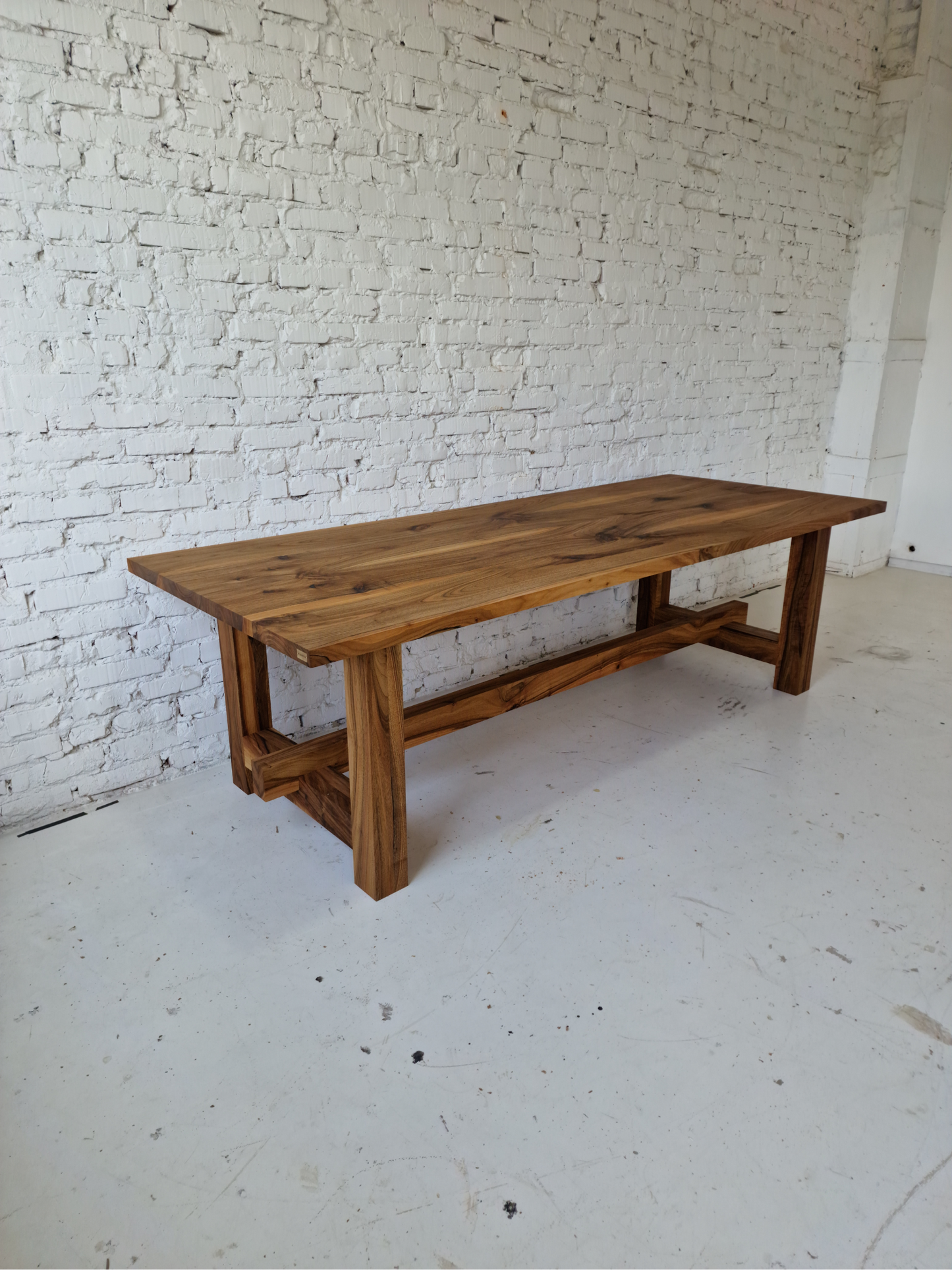 Extendable dining table Emilia