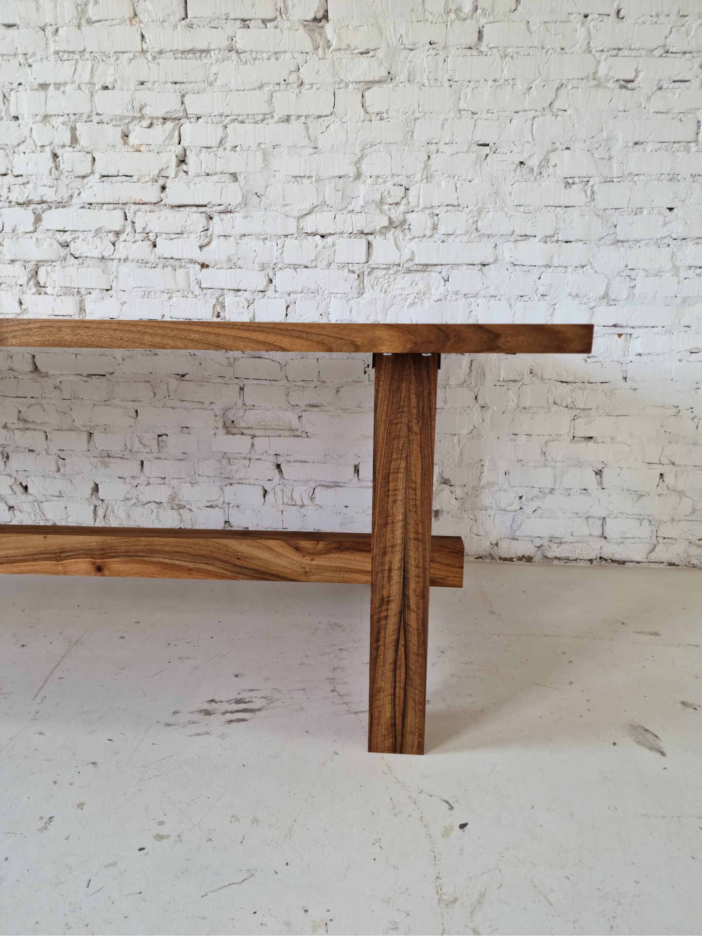 Extendable dining table Emilia