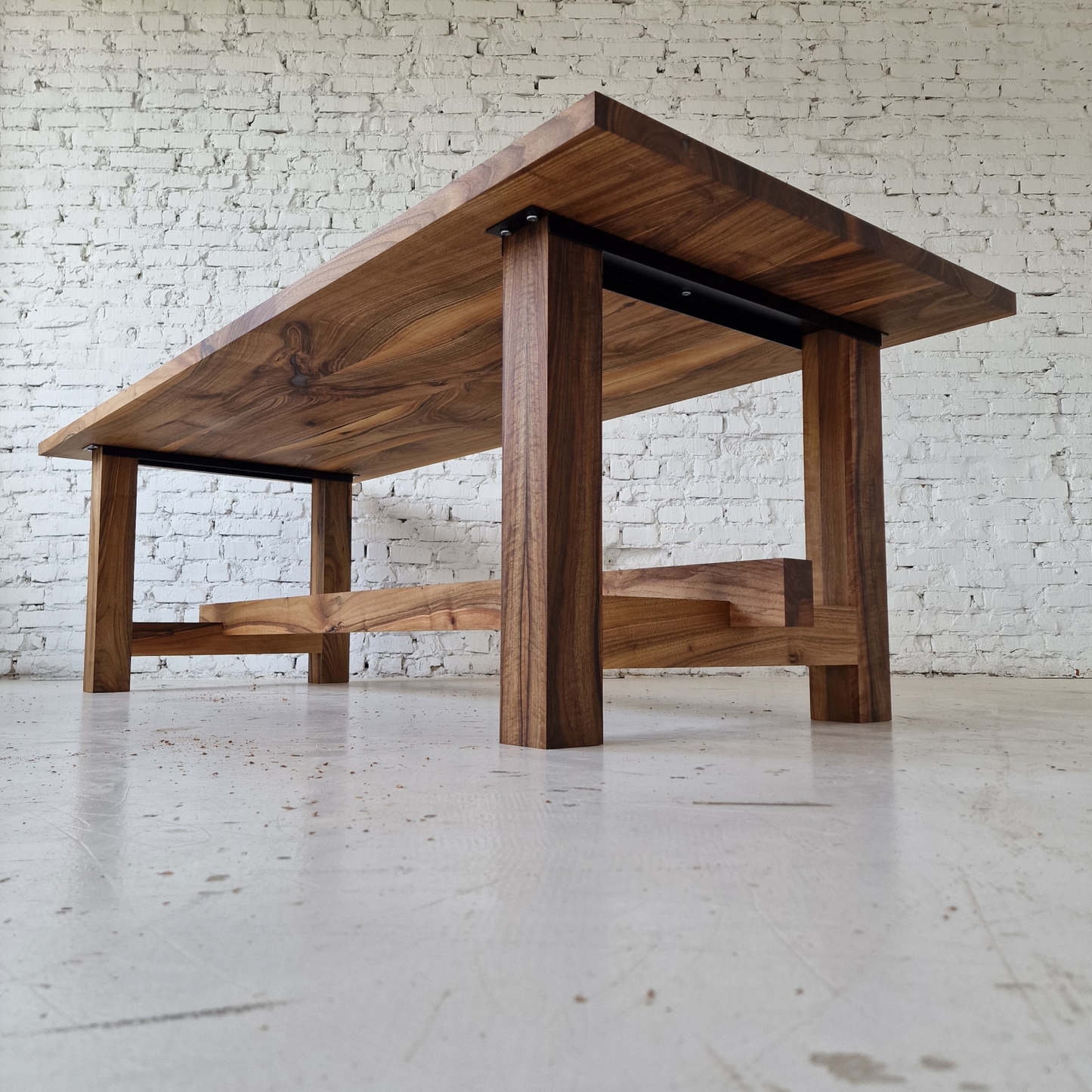 Extendable dining table Emilia