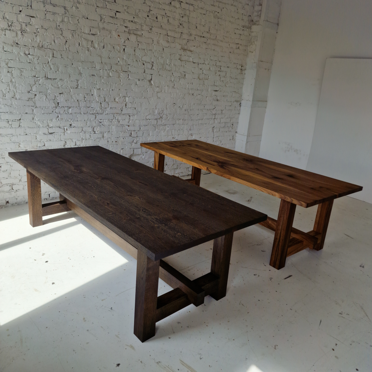 Extendable dining table Emilia