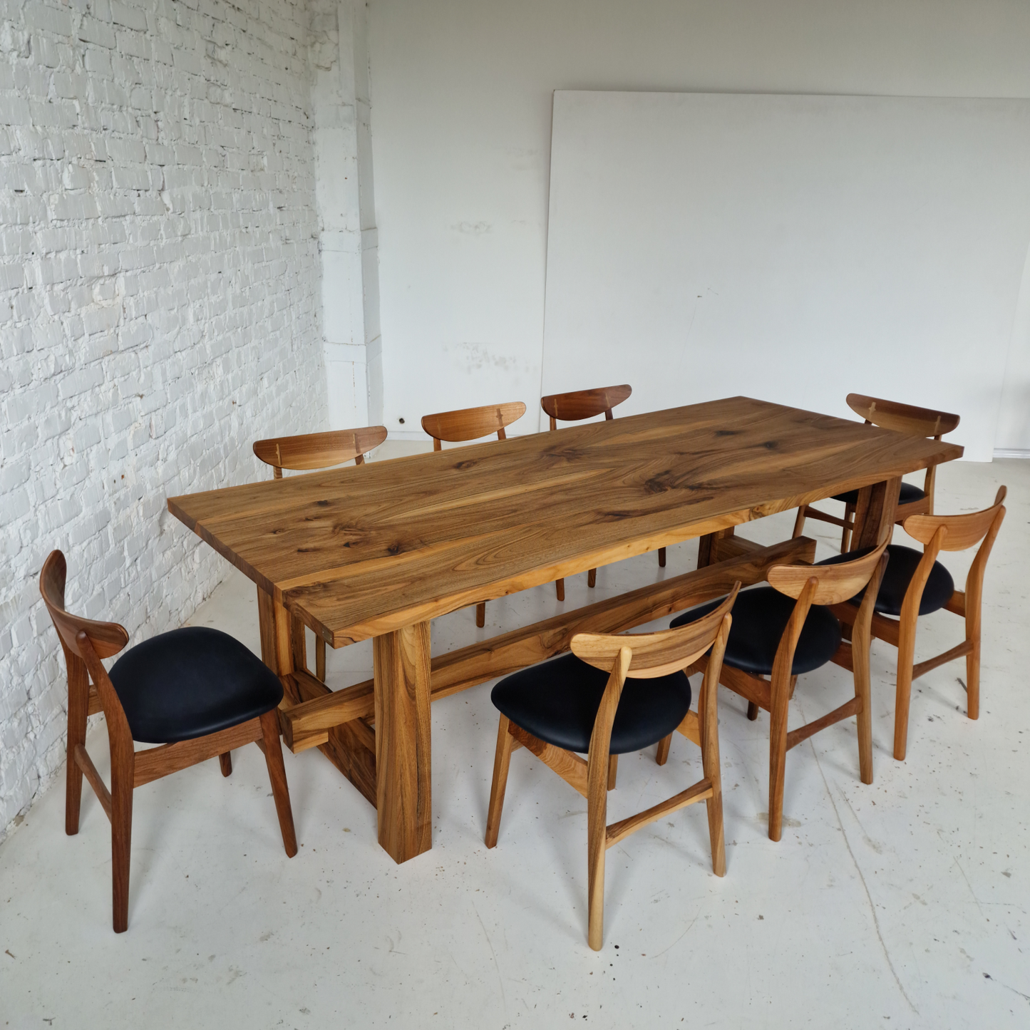Extendable dining table Emilia