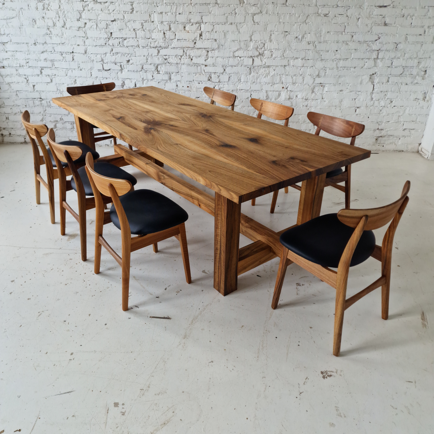 Extendable dining table Emilia