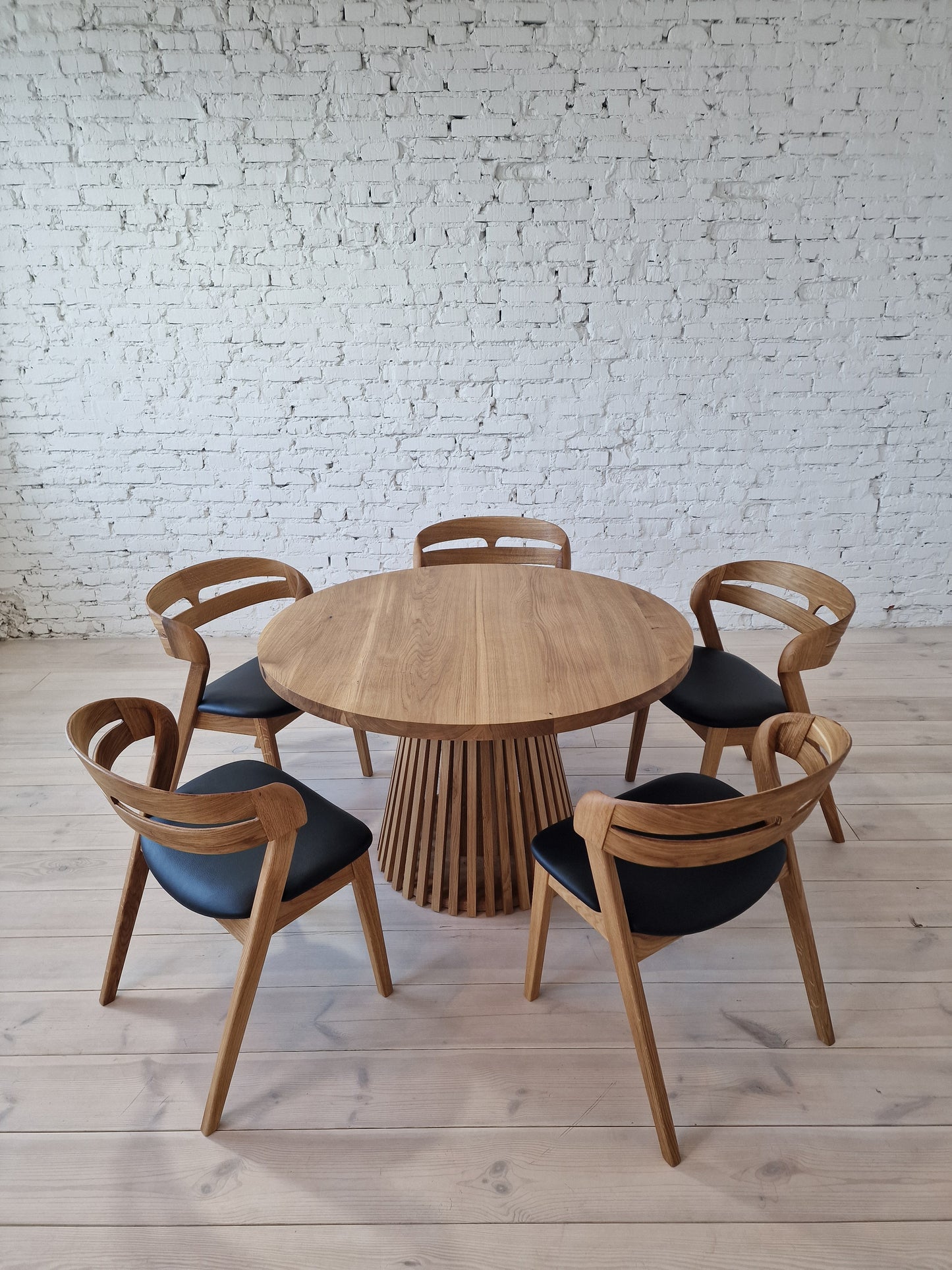 LIA | Mesa de comedor redonda extensible – Roble chocolate