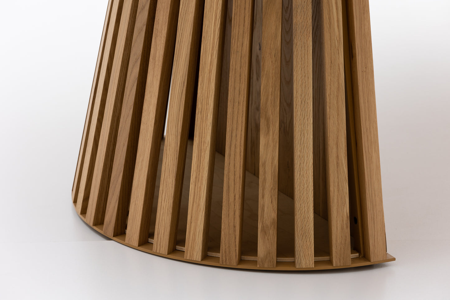 LIA | Extendable Round Dining Table – Natural Oak
