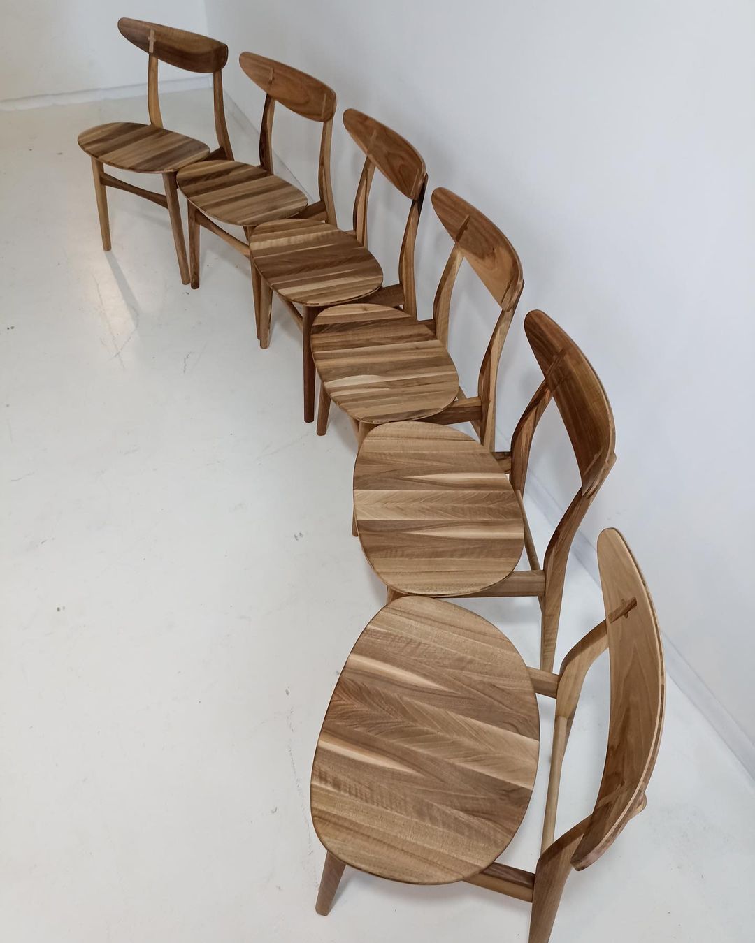SIENNA | Dining Chair in Solid Walnut