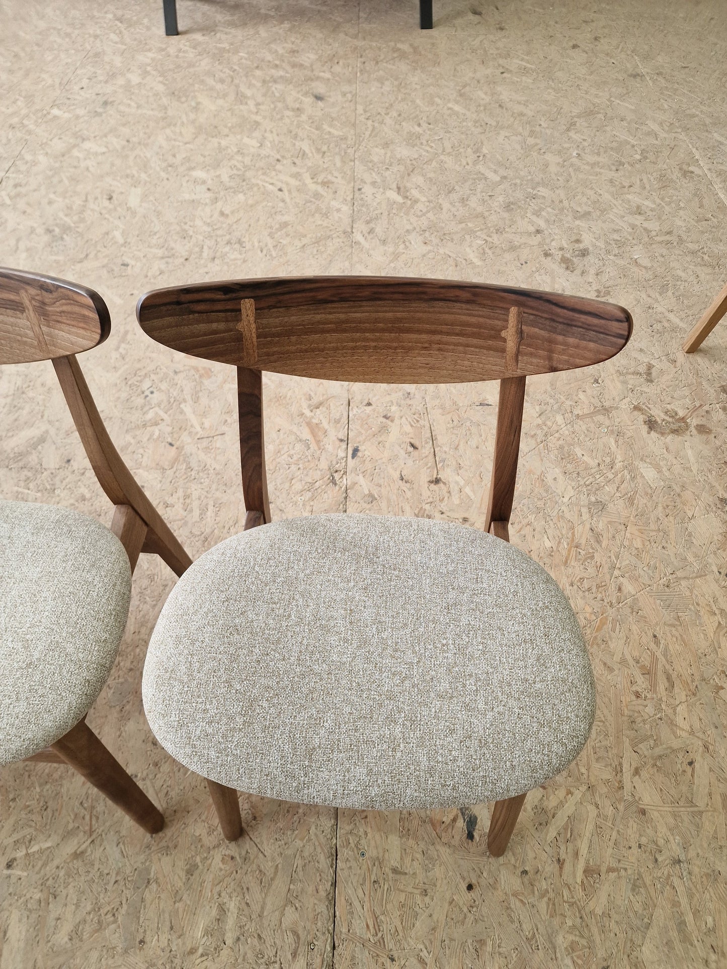 SIENNA | Dining Chair in Solid Walnut