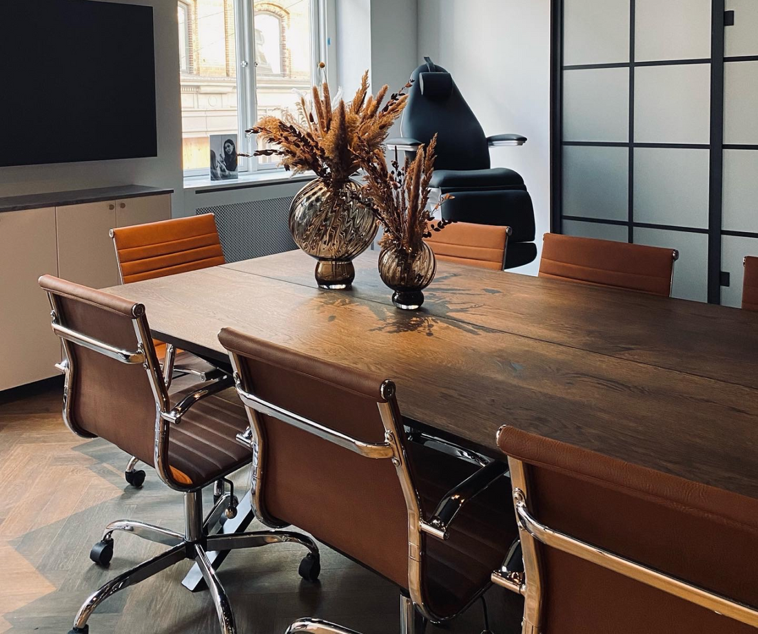 The Timeless Elegance of Solid Oak and Walnut Tables