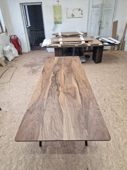 GENEVA | Extendable Dining Table – Solid Walnut