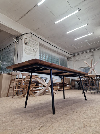 GENEVA | Extendable Dining Table – Solid Walnut