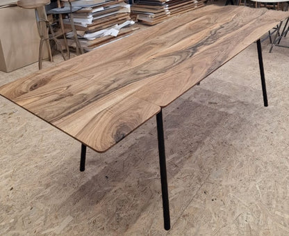 GENEVA | Extendable Dining Table – Solid Walnut