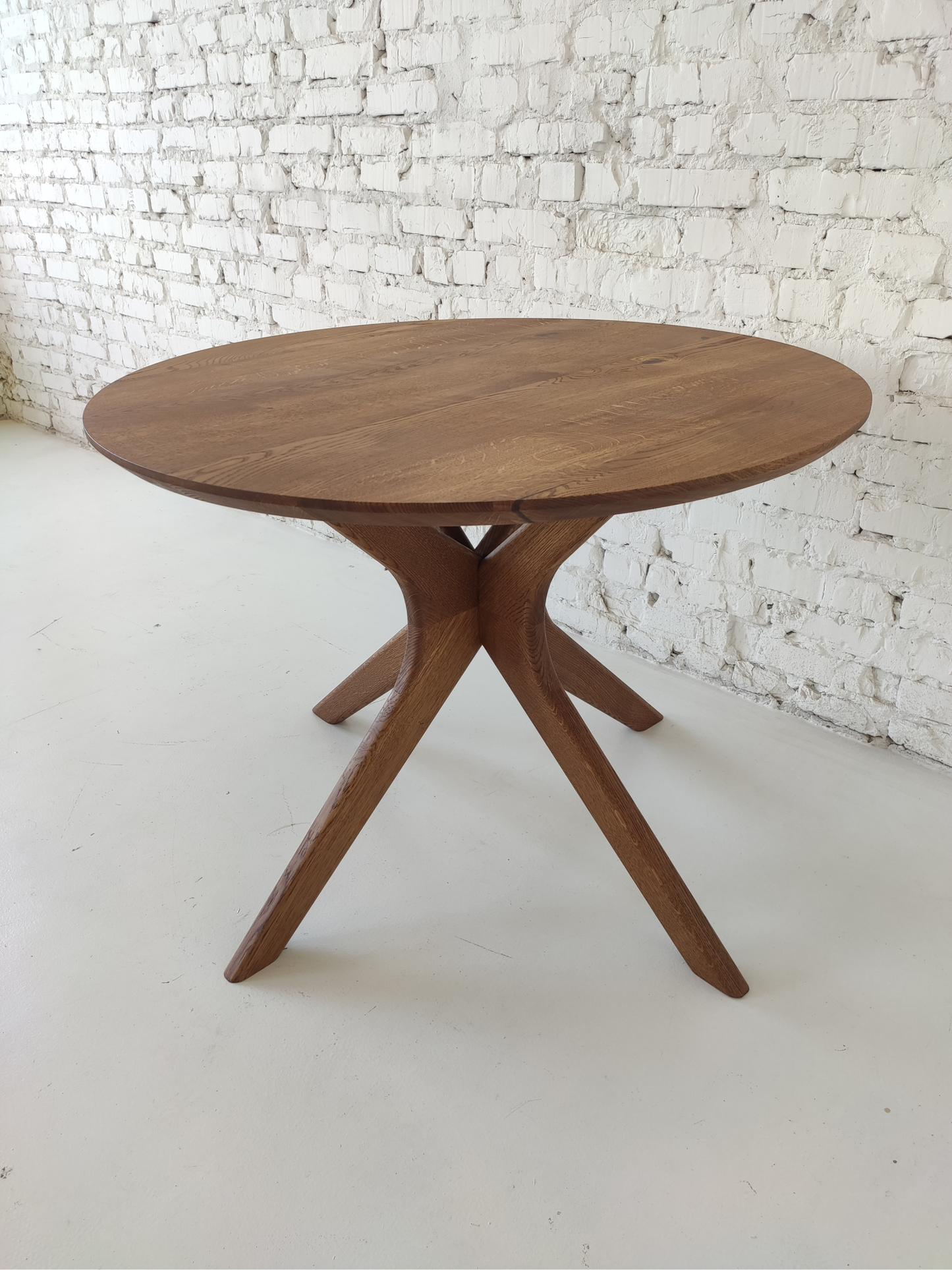 Extendable round table Bangkok