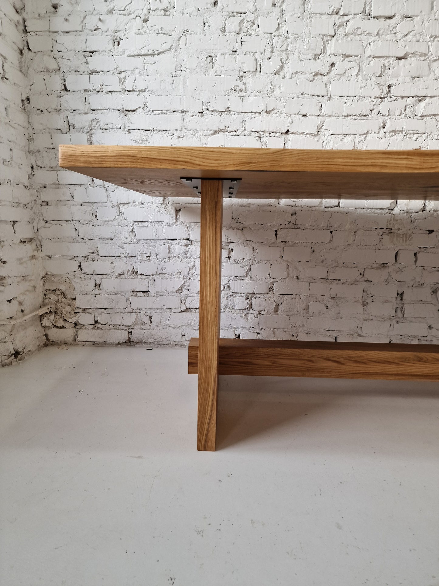 Extendable table London