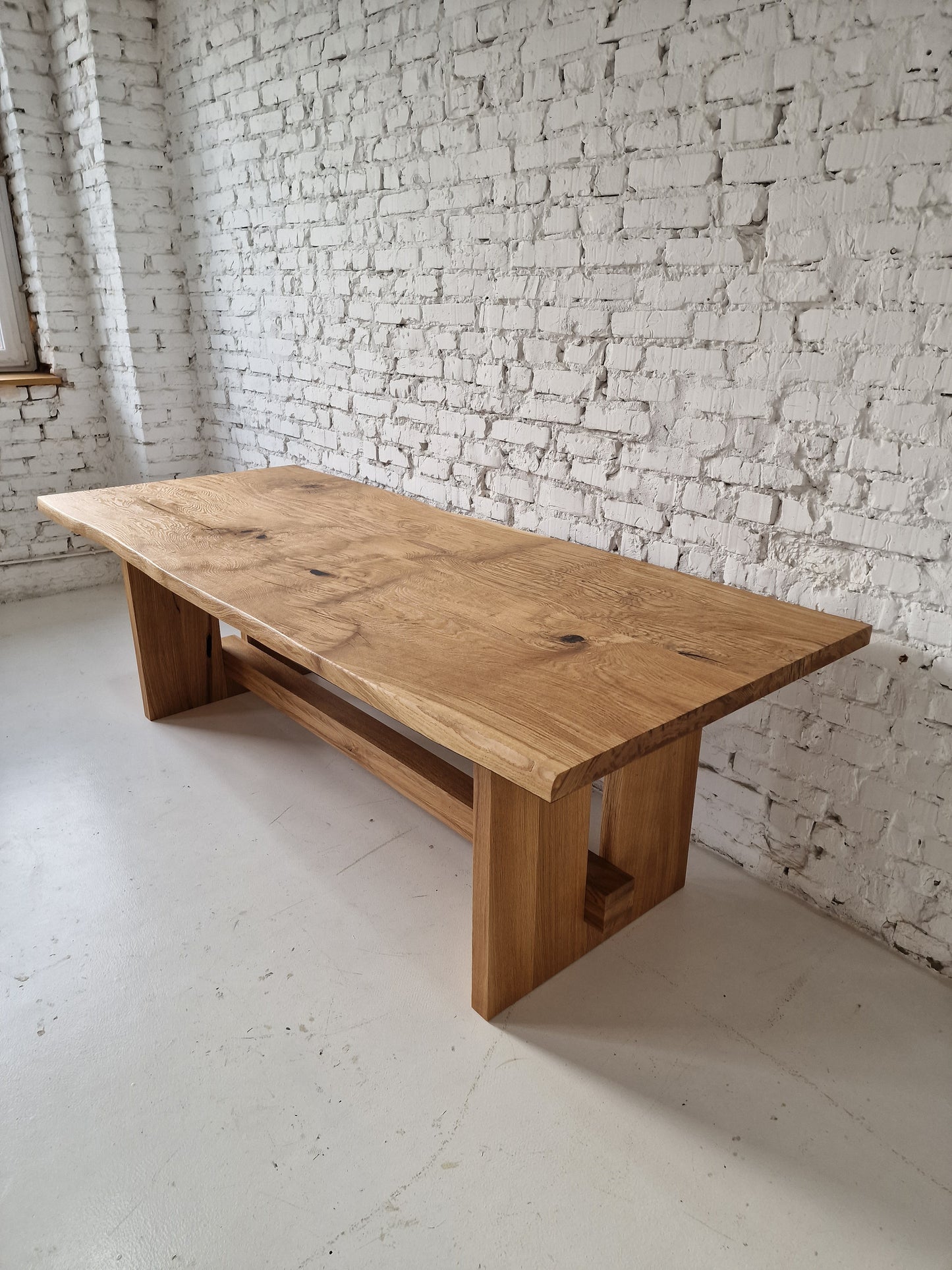 Extendable table London