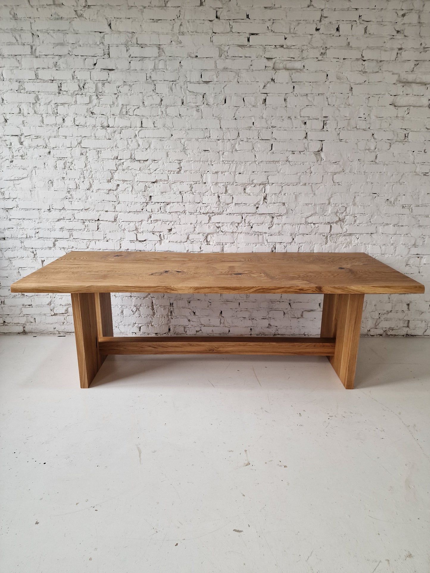 Extendable table London