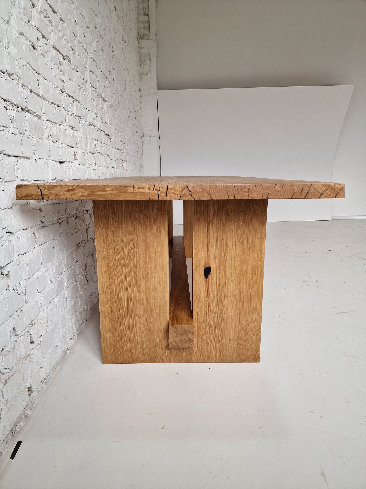 Extendable table London