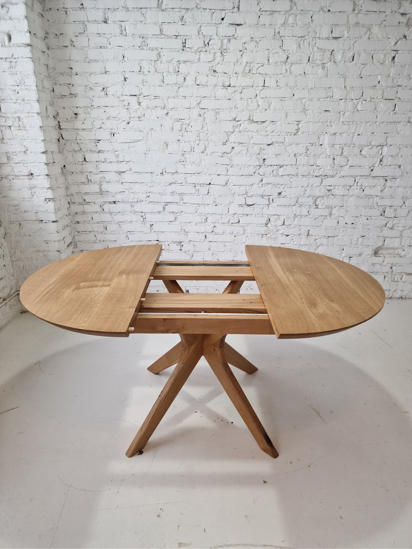 ADELE | Extendable Round Dining Table – Solid Oak