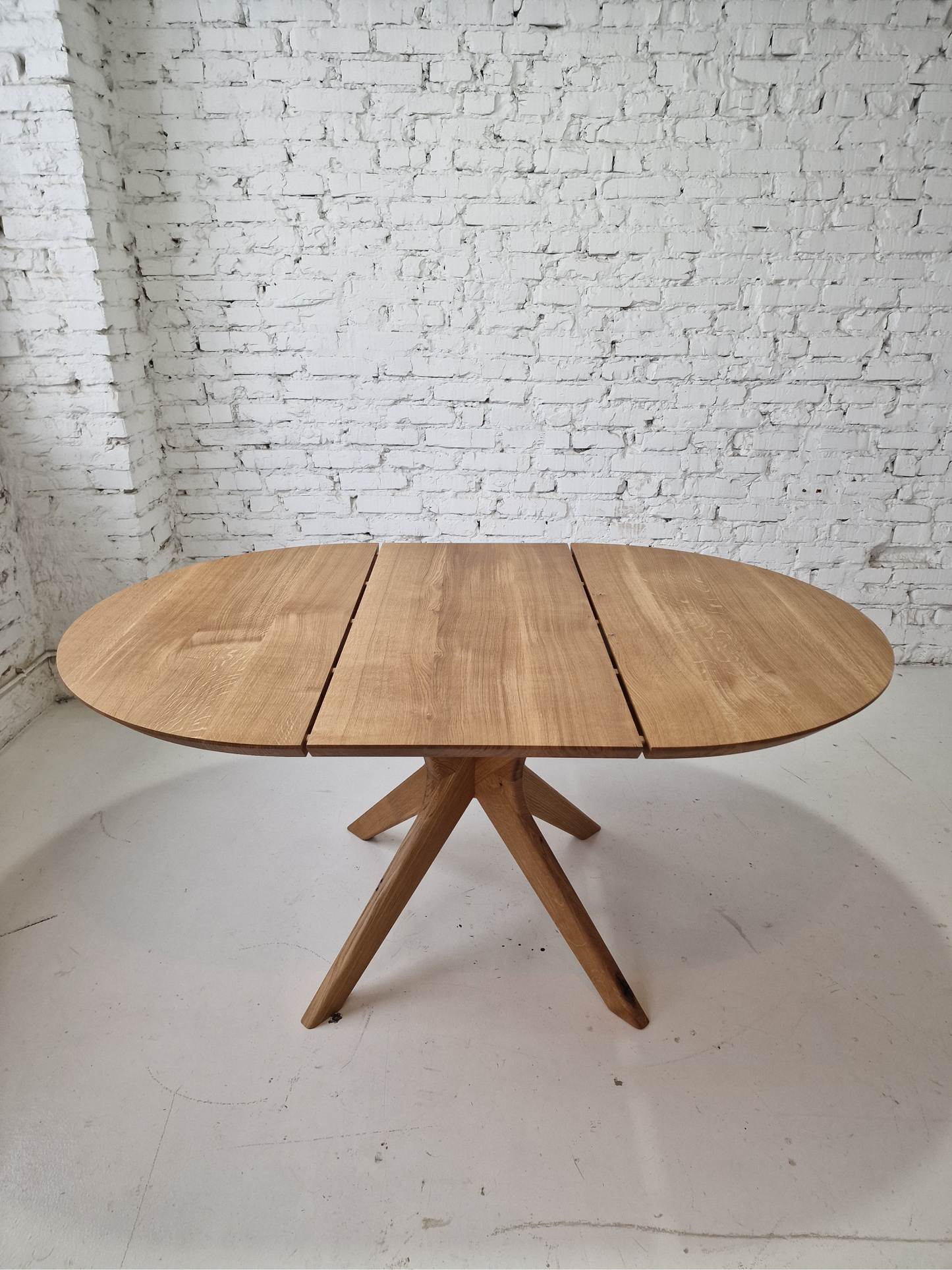 ADELE | Extendable Round Dining Table – Solid Oak