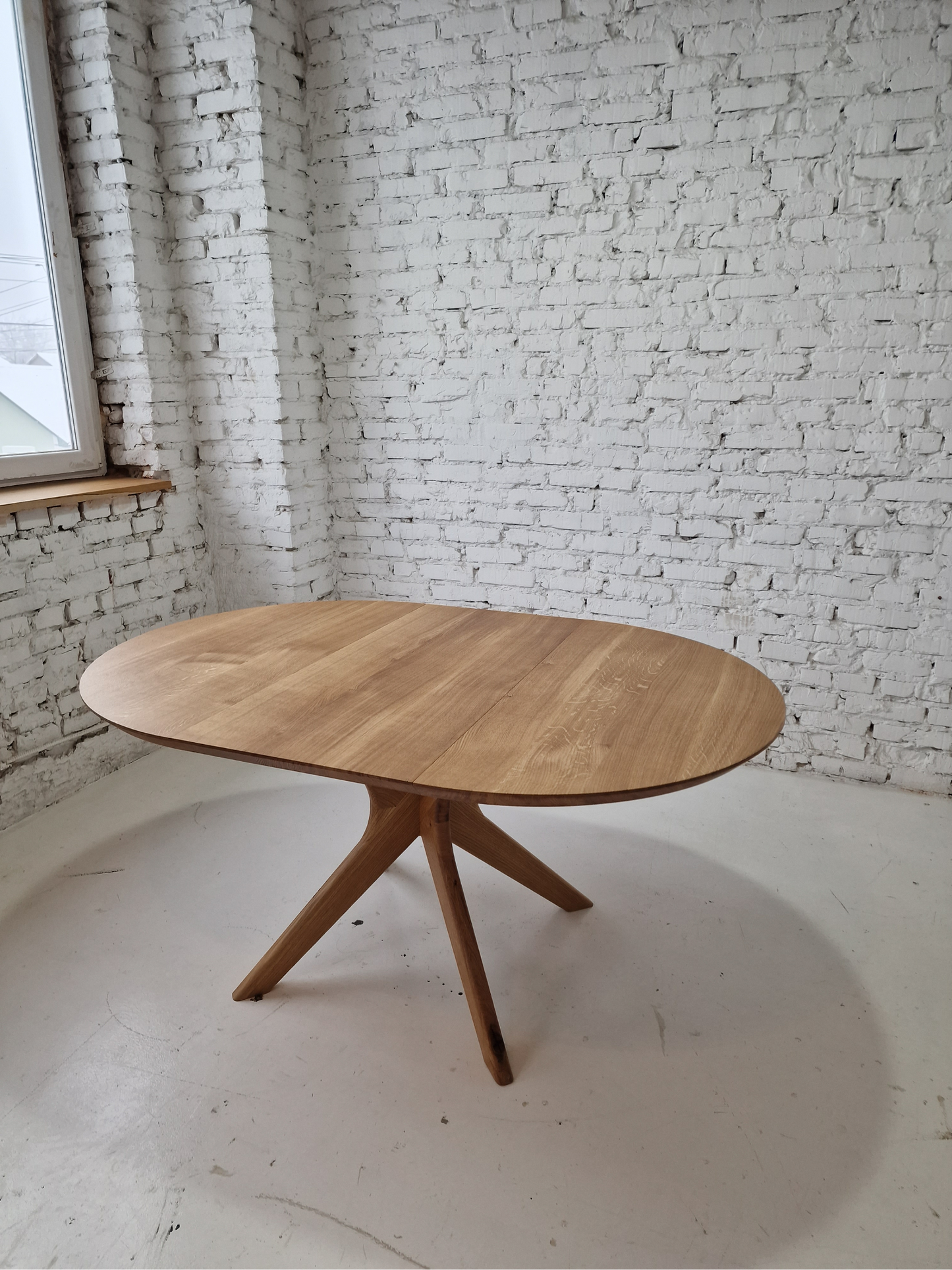 Extendable round table Bangkok