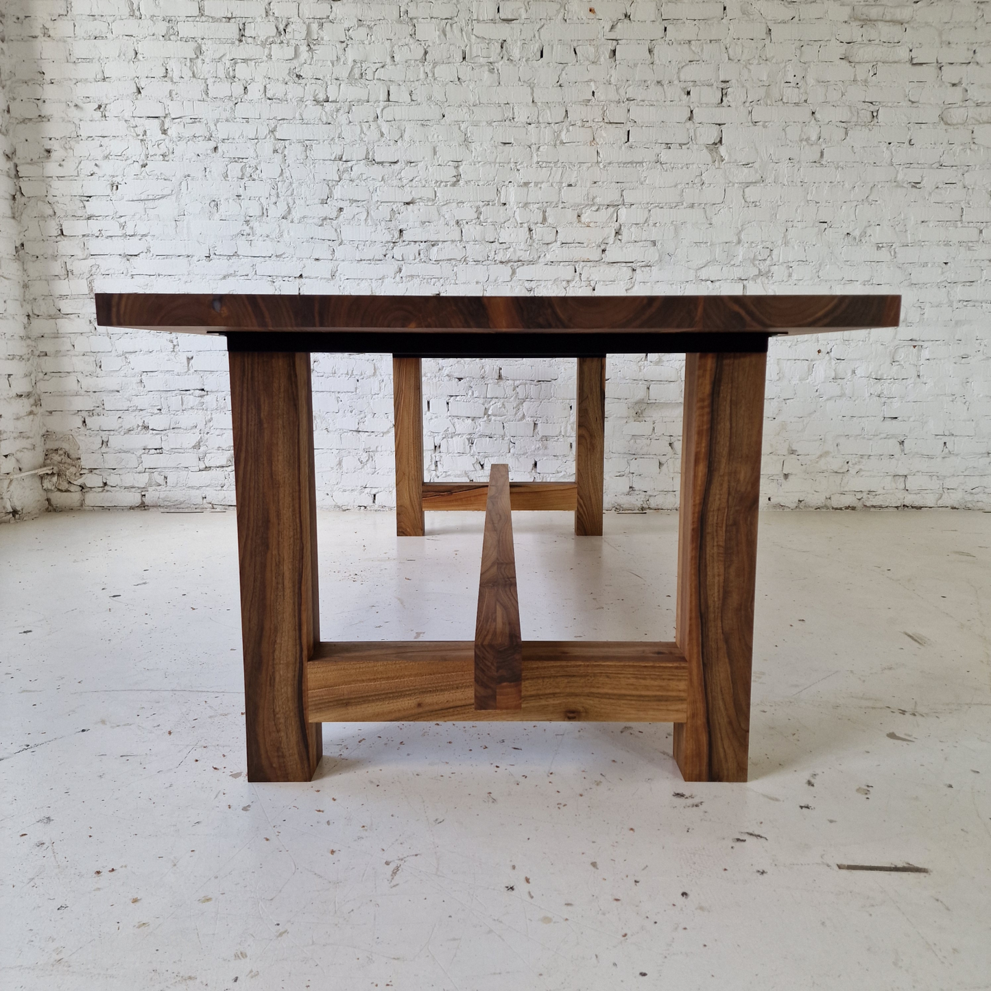 Extendable dining table Cologne