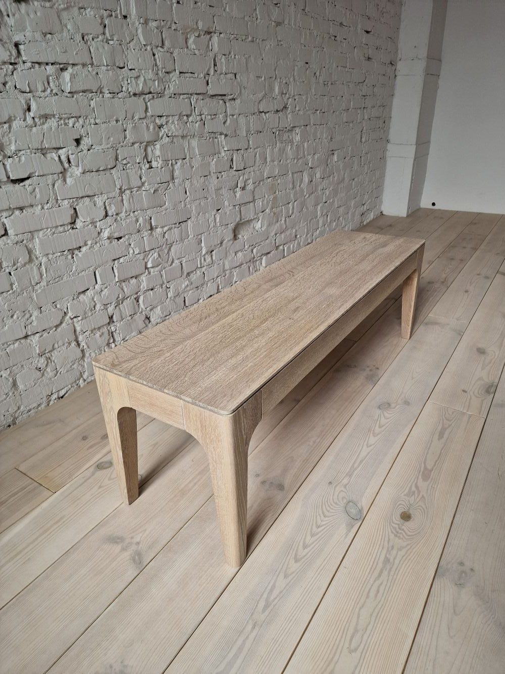 OXFORD | Eetbank in massief eiken of walnoot