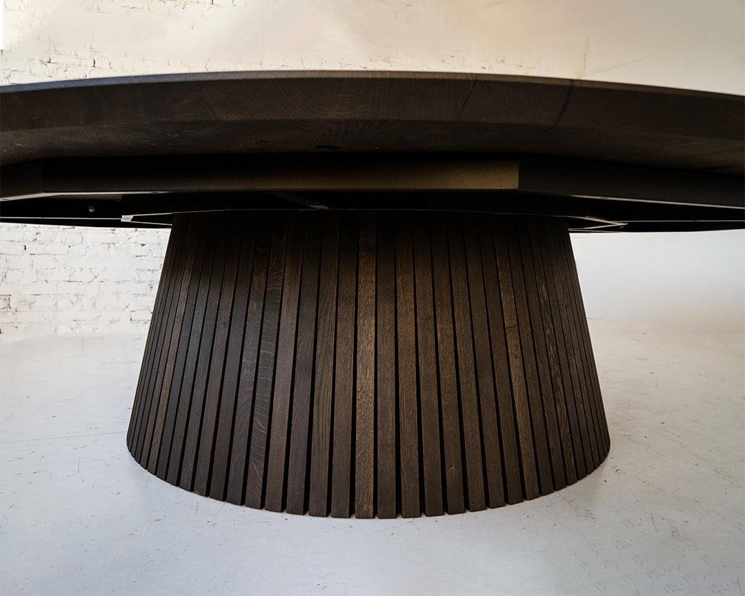 LIA | Extendable Round Dining Table – Charcoal Walnut
