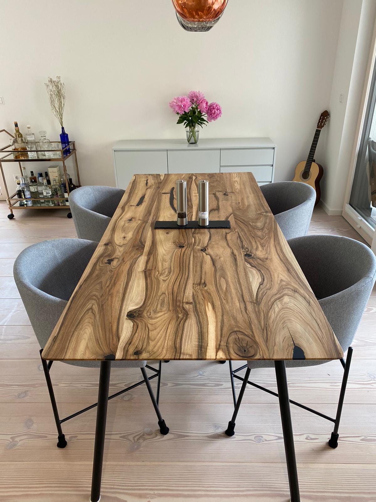 GENEVA | Mesa de comedor extensible – Nogal macizo