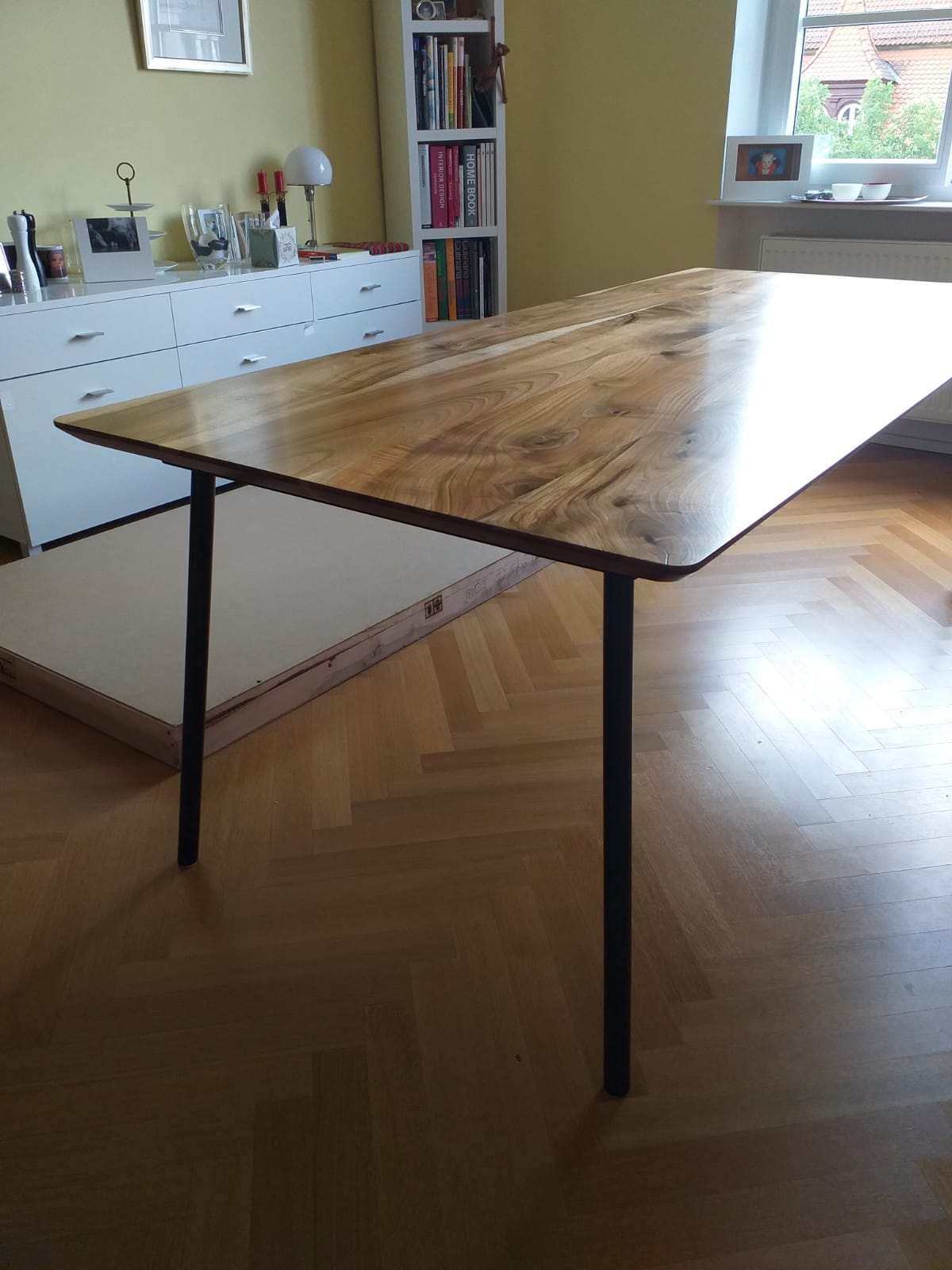 GENEVA | Mesa de comedor extensible – Nogal macizo