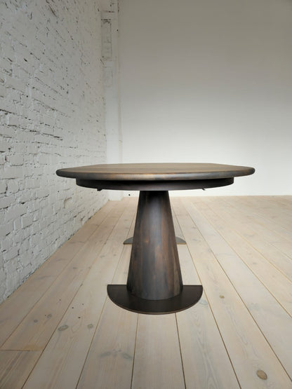 LIANA | Extendable Round Dining Table in Walnut