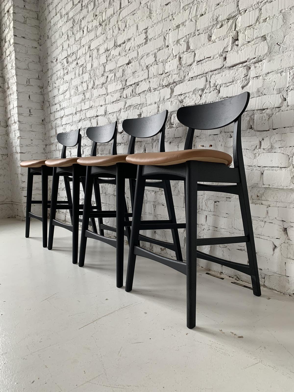 SIENNA | Bar Chair in Solid Walnut