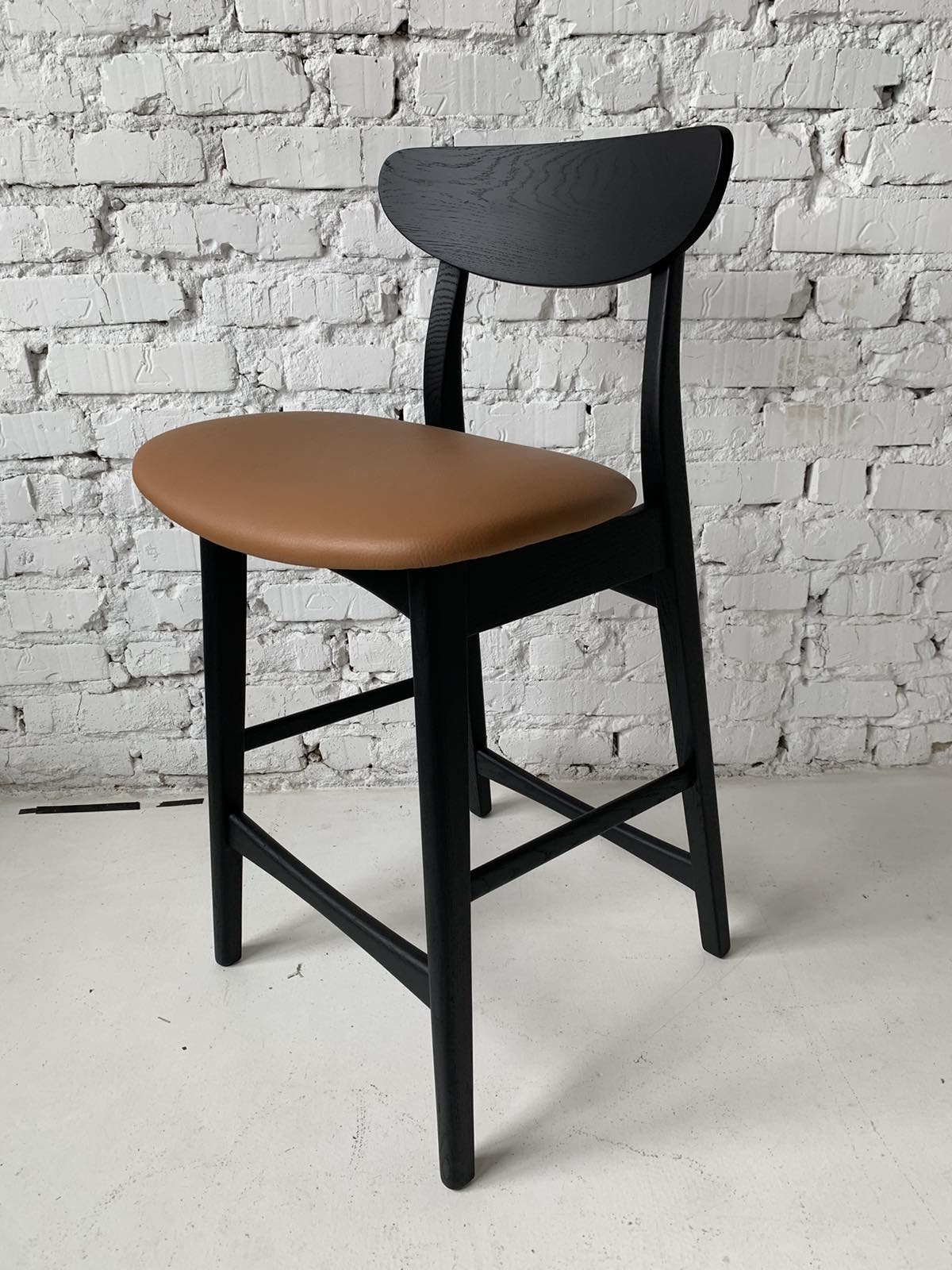 SIENNA | Bar Chair in Solid Walnut