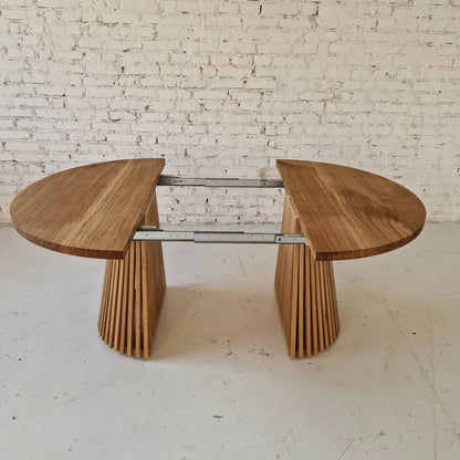 Mushroom table with extension