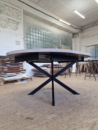 ISKRA | Extendable Round Herringbone Dining Table – Solid Oak