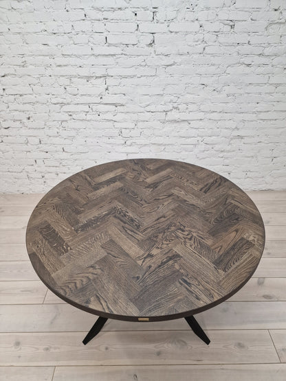 ISKRA | Round Herringbone Dining Table – Solid Oak