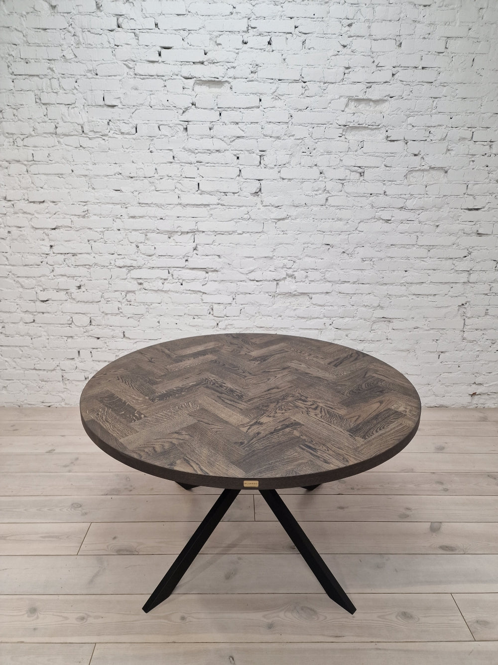 ISKRA | Round Herringbone Dining Table – Solid Oak
