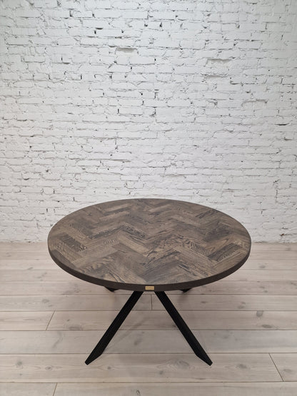 ISKRA | Round Herringbone Dining Table – Solid Oak