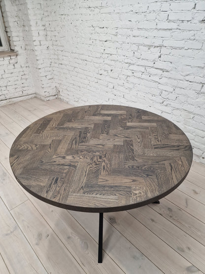ISKRA | Round Herringbone Dining Table – Solid Oak
