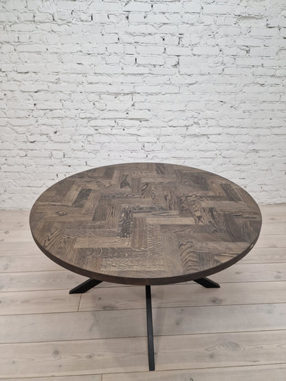 ISKRA | Round Herringbone Dining Table – Solid Oak