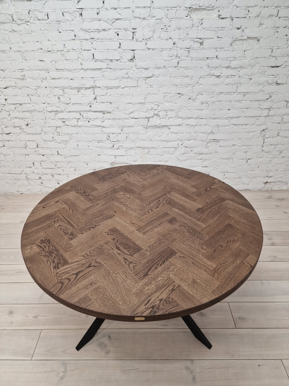 ISKRA | Round Herringbone Dining Table – Solid Oak