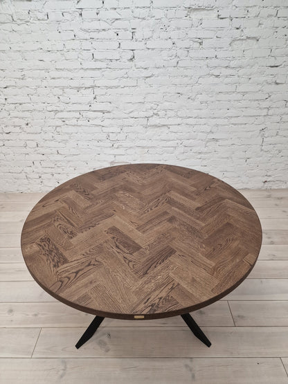 ISKRA | Round Herringbone Dining Table – Solid Oak