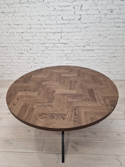 ISKRA | Round Herringbone Dining Table – Solid Oak