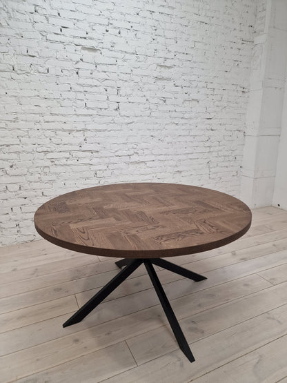 ISKRA | Round Herringbone Dining Table – Solid Oak