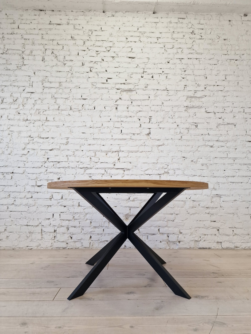 ISKRA | Round Herringbone Dining Table – Solid Oak