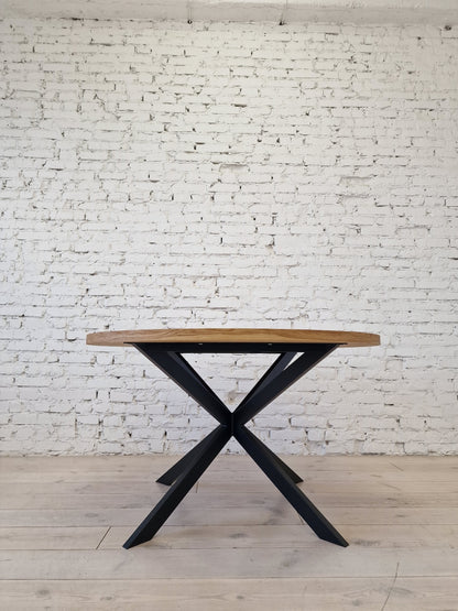 ISKRA | Round Herringbone Dining Table – Solid Oak