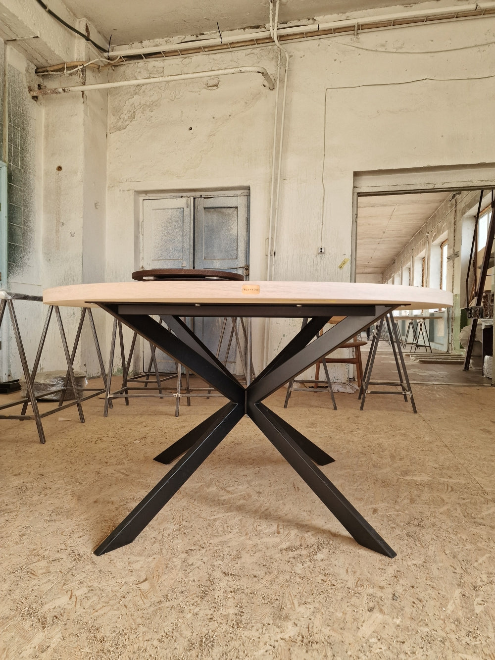 ISKRA | Round Herringbone Dining Table – Solid Oak