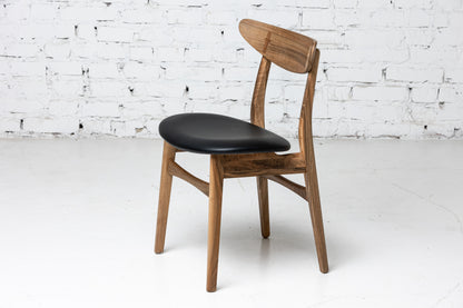 Wooden chair (walnut)