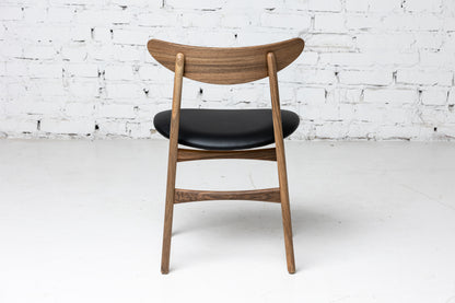 Wooden chair (walnut)