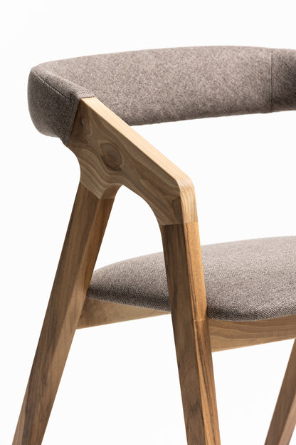 LIA | Chaise de salle à manger en noyer massif