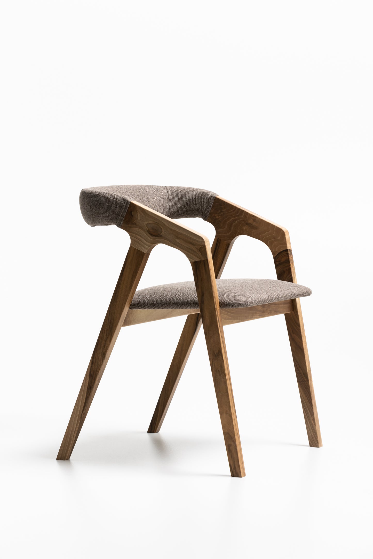 LIA | Chaise de salle à manger en noyer massif
