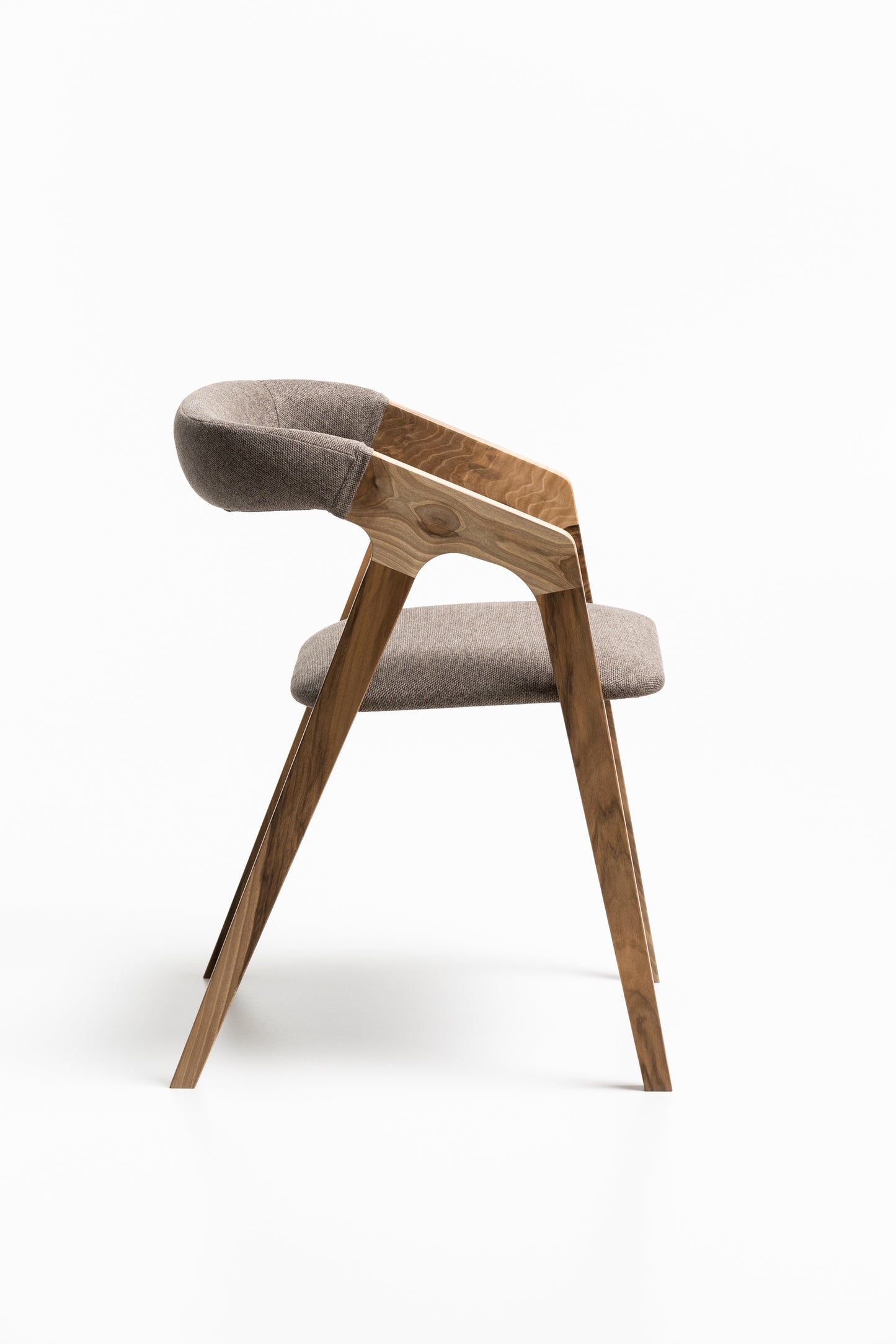 LIA | Chaise de salle à manger en noyer massif